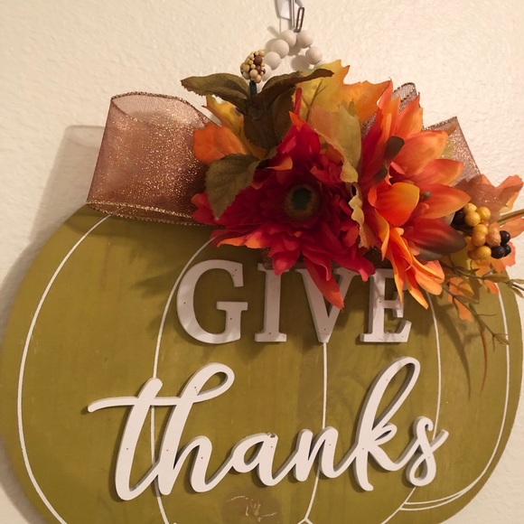 Give Thanks Flowers Fall Thanksgiving Sign Decor - Picture 8 of 9